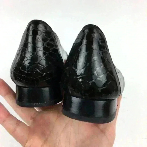 Stuart Weitzman Flats Size 8.5 AAA Patent Leather - Picture 7 of 8